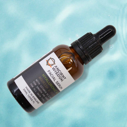 Revitaliza tu piel con nuestro Sérum Facial de Ácido Hialurónico, formulado para proporcionar una hidratación intensa, mejorar la elasticidad y reducir visiblemente líneas de expresión. Ideal para todo tipo de piel, incluso las más sensibles, este sérum penetra profundamente, rellenando y suavizando desde la primera aplicación.
Libre de parabenos, perfumes artificiales y siliconas.
Consigue una piel más luminosa, tersa y joven de forma natural.
