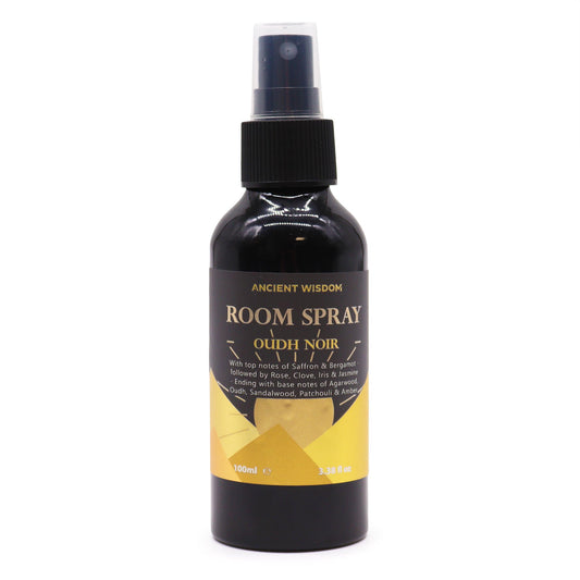 Aroma Intenso y Misterioso para Ambientes Sofisticados.
Spray ambientador Oudh Noche de 100 ml, formulado con agua de hamamelis, aceite de pachulí y una mezcla de notas amaderadas y cálidas. Ideal para perfumar espacios con un toque oriental, profundo y elegante, perfecto para crear una atmósfera envolvente y nocturna.